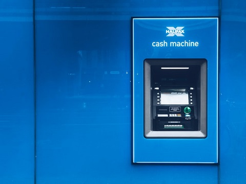 毎回銀行ATMへお金を引き出す手間がなくなる。